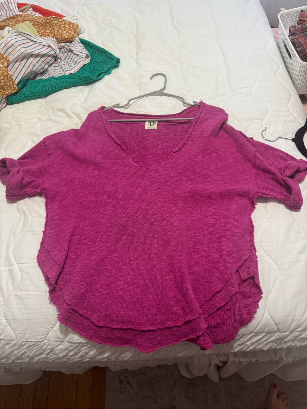 We The Free Raw-Edge V-Neck Short Sleeve Top - Fuchsia Pink
